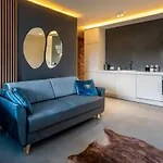 Premium For Jewish Quarter & Old Town Pool *